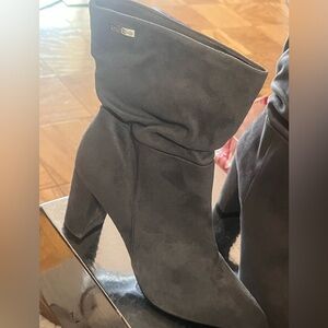 Grey shoe boots